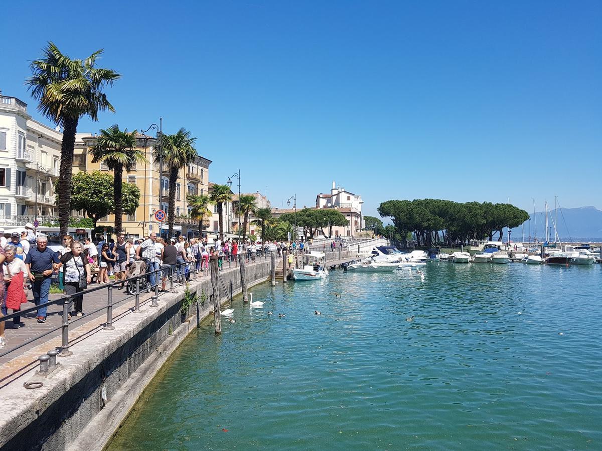 Bed and Breakfast Garda Diamant Desenzano del Garda Exterior foto