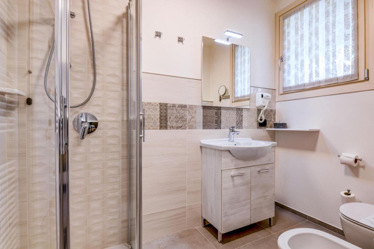 Bed and Breakfast Garda Diamant Desenzano del Garda Exterior foto